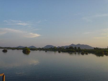 Four thousand Islands..sicher..wenn man jeden kleinen Busch der aus dem Wasser herausragt, mitzaehlt