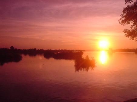 Wir hatten das Glueck, einen der traumhaften Sonnenuntergaenge beizuwohnen.