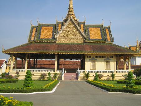 Sightseeing in Phnom Penh: mit dabei der als Pflichtprogramm - der ROYAL PALACE