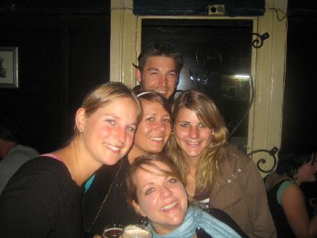 Die Pub-Tour am Abend mit reichlich leckerem Bier hatten wir uns nach diesem Tag redlich verdient und mit FRIENDS sehr genossen