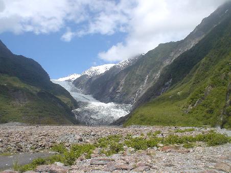 Chris and Sabine proudly present:
Der Franz Josef Gletscher
..sieht hier noch winzig aus...