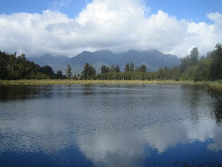 Lake Matheson diente zum kurzem Wander-und Fotostopp auf dem Weg nach Wanaka.