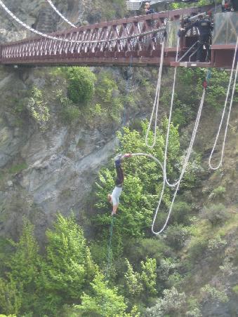 BUNGEEEEEE, wir haben uns zwar nicht getraut, dafuer aber den Mut der anderen bestaunt!
