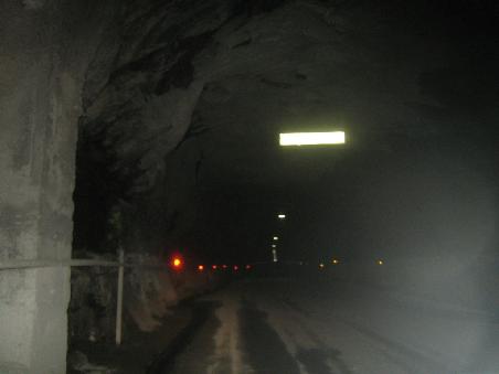 ...hinein in diesen "urbanen" Tunnel...