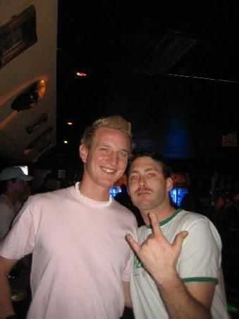 Mit Sandro aus der Schweiz und "Matthew Broderick" beim feiern in Airly Beach