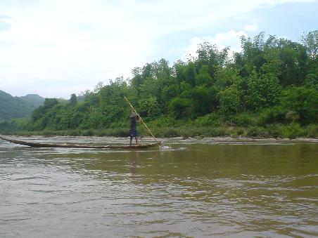Beim Kayaking gings vorbei an einheimischen Fischern....