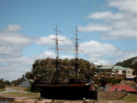 Schiff ohne Wasser in Albany