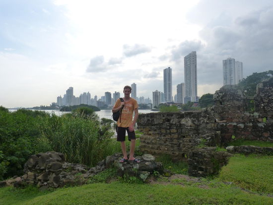 in Panama la Vieja, Blick zurück Richtung Neustadt