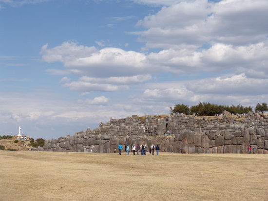 S. mit Christostatue links im Bild