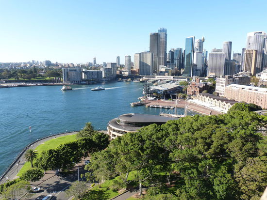 Blick auf City Centre von der HB aus "The Rocks" unten rechts