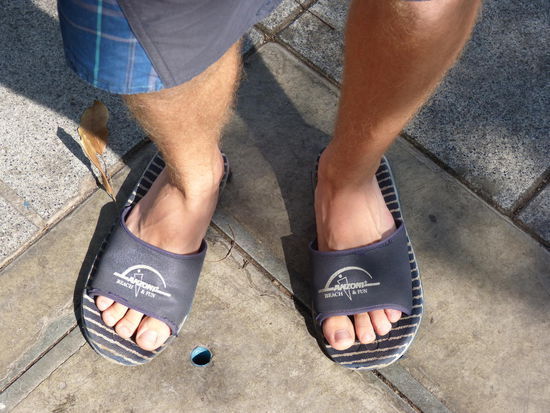 Abschied tut weh  
PS: in Wirklichkeit habe ich übrigens auch 5 Zehen pro Fuß...