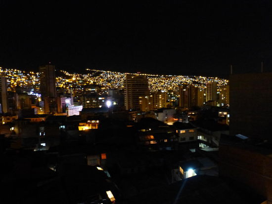 Blick von der Dachterrasse des Milton bei Nacht