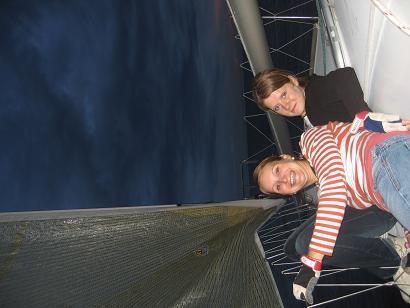 Katja und Katja, sie war mit mir wwoofen. Alleine waere ich dort keine Sekunde geblieben.
Ach ja, wir beim segeln auf einer Privatjacht. Man goennt sich ja sonst nix ... wir sind in den Sonnenuntergang gesegelt!