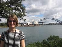 Heike vor meiner und jetzt auch ihrer Lieblingsbruecke und unserer Lieblingsoper!!!!!!!!!!!!!!!!!!!!!!!!