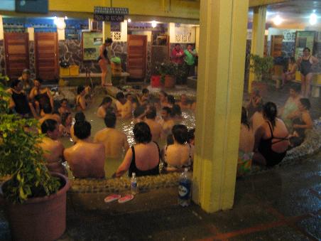 Die heissen Baeder von Banos (der Erwachsenen-Pool, sehr heiss)