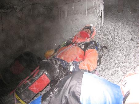 schinbar tot... wohl eher gelangweilt... unser Guide Julian