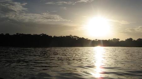 Sonnenuntergang vom Wasser, ein netter Abschluss der Kanutour