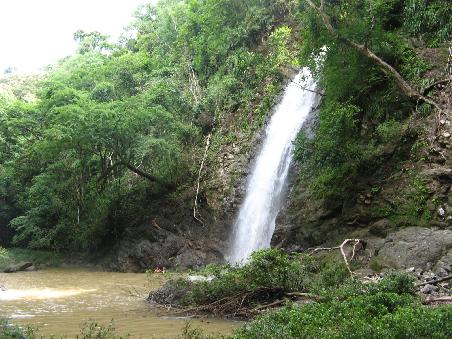 einer der Wasserfaelle in Montezuma