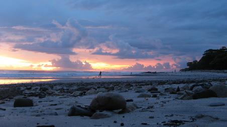 dafuer habe ich ein ganz nettes Bild von einem der Sonnenuntergaenge (bei den anderen bin ich immer Surfen gewesen)