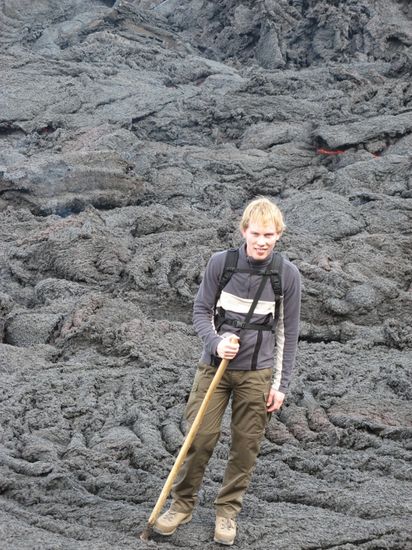Eine Landschaft von ueberdimensionalen Kuhfladen  (Der Fleece blieb nur aus Faulheit an)