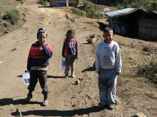 Die Kinder bekamen die Reste unserer Verpflegung