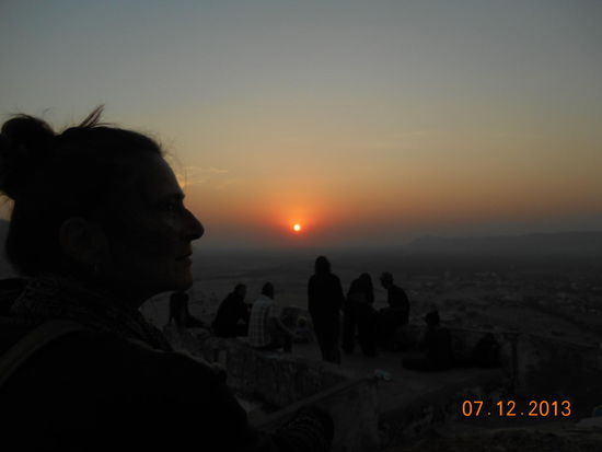 Unser erster Sonnenuntergang von unserem kleinen Hügel aus