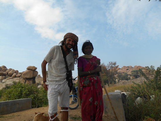 Sie musste in der prallen Sonne ihre Ziegen hüten.