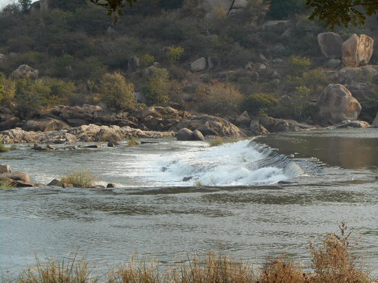 Diesen kleinen Wasserfall haben wir auch zufällig entdeckt.