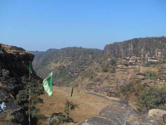 Auf der anderen Seite sind die Adlerhorste