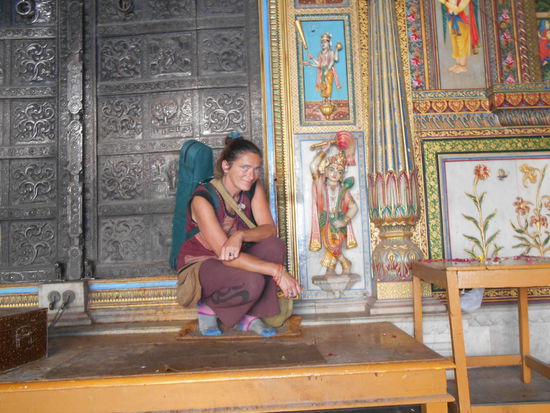 ... verziert mit farbenfrohen Bildern