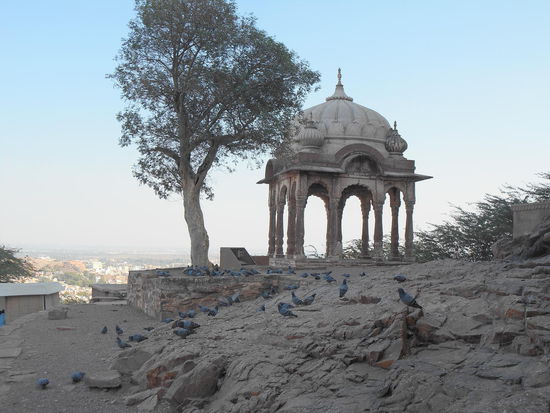 Der Ausgang mit Pavillon