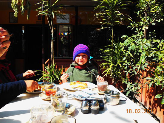 Erstes Frühstück im Black Olives