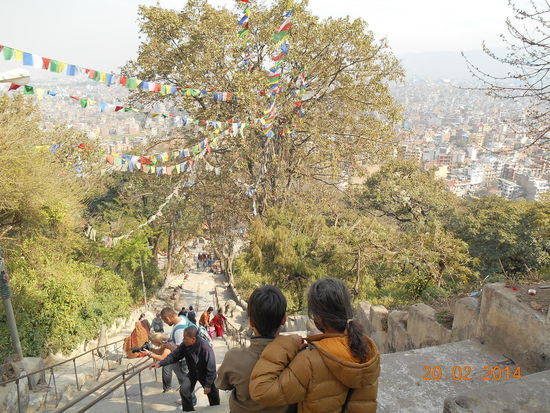 ... doch der Blick auf Kathmandu ist auch wunderschön.