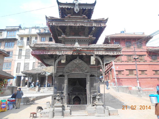 Holzverzierte Tempel ...