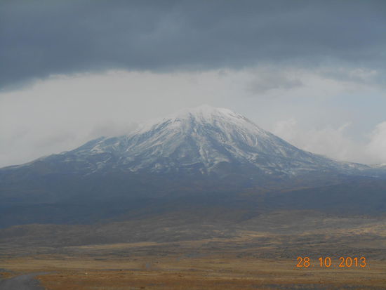 Der Ararat - schwarze Wolken ziehen auf