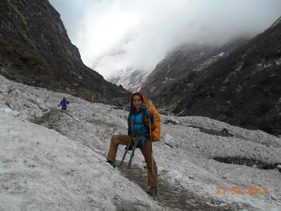 Ein dickes Schneefeld - vor ein paar Tagen heruntergerutscht