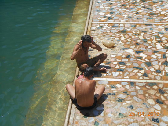 Grosses Becken, aber viel zu heiss zum Schwimmen