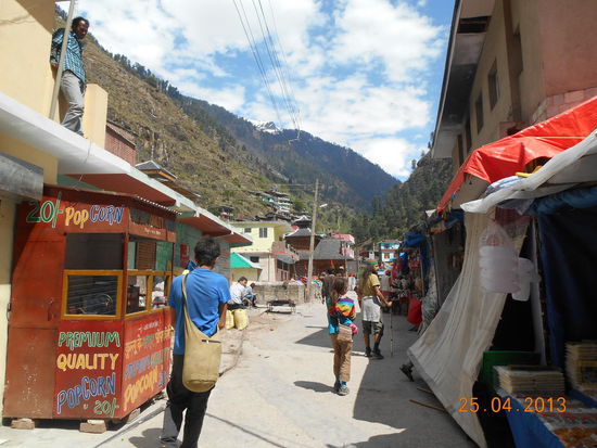 ... entlang der Dorfstrasse