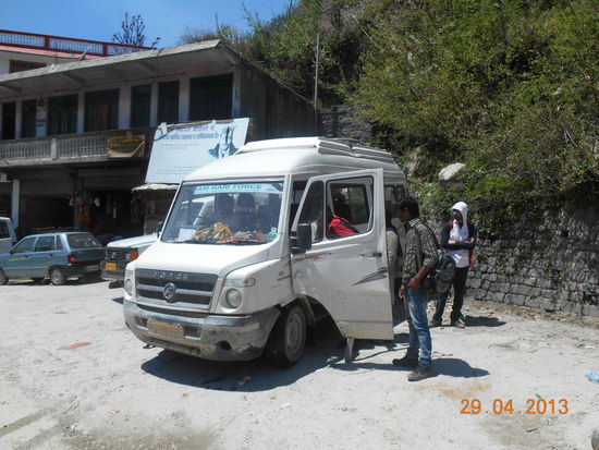 Unser Bus nach Barshani