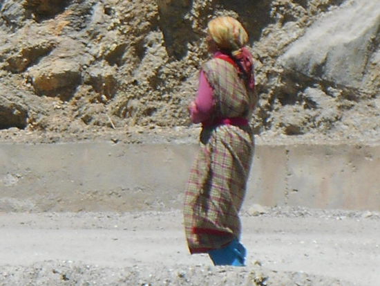 Traditionelle Kleidung der Frauen ...