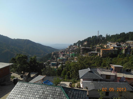 Blick von unserem Balkon auf McLeod Ganj