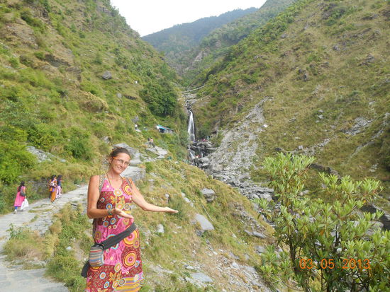 ... bis zum Wasserfall von Bhagsunath ...