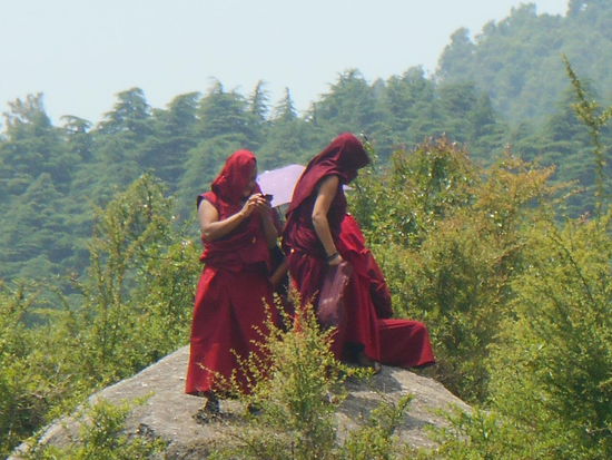 Auch Mönche machen mal Pause.