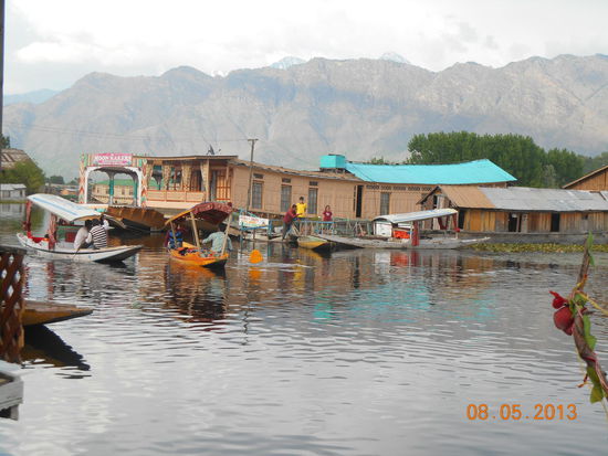 Zu Fuss konnten wir fast bis zu unserem Boot gelangen, von hier musste man uns abholen.