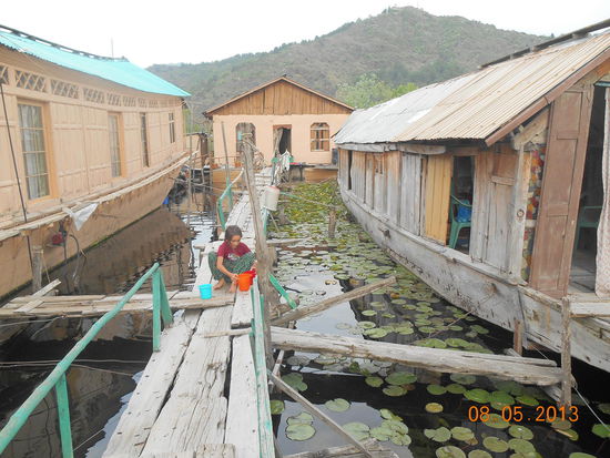 Medea beim Fischlein fangen