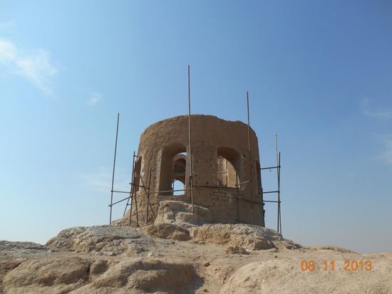 Das ist die Spitze eines Tempelberges (Feuertempel), von dem aus man eine super Sicht auf Isfahan hat.