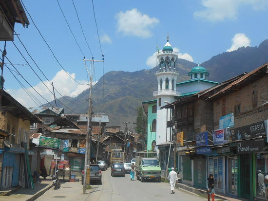Auf dem Weg zum Nishat Bagh