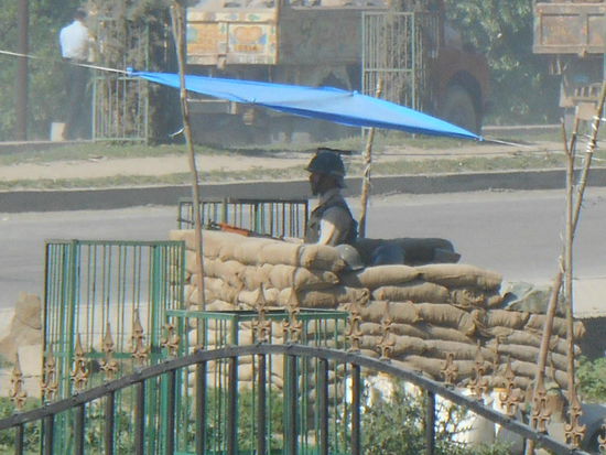 Checkposten - auf Srinagars Straßen ein gewohnter Anblick