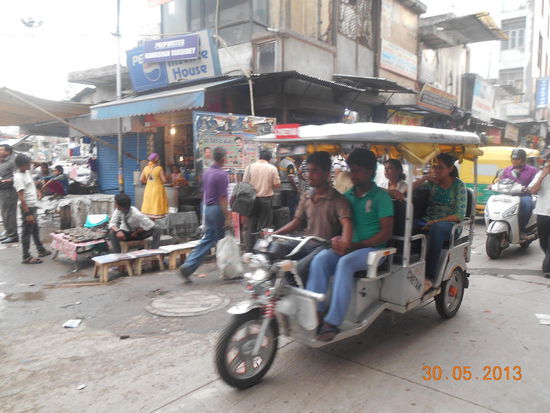 ... Elektrorikshas und ...