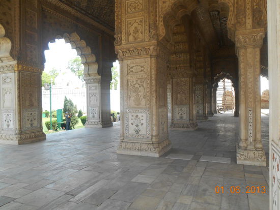 Kunstvoll gearbeitete Säulen